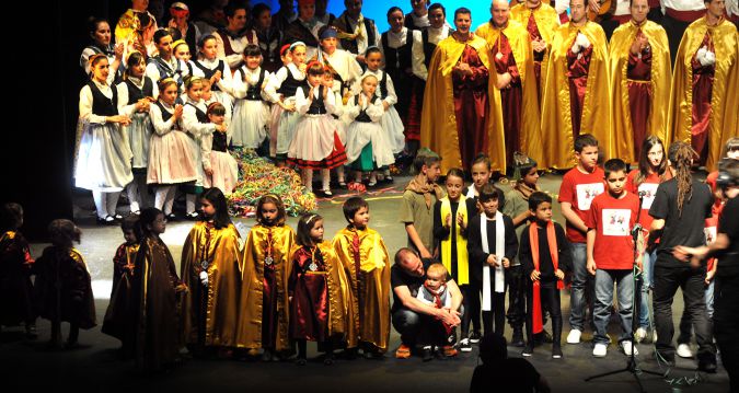 II Gala del Folclore de La Rioja (III)-45